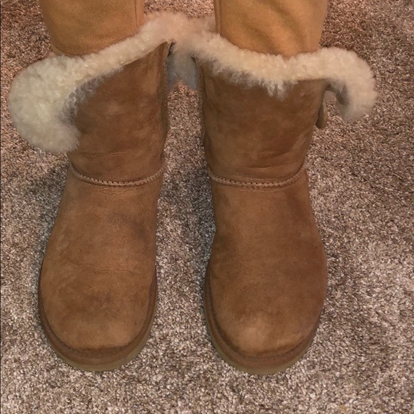 Uggs - Picture 2 of 4
